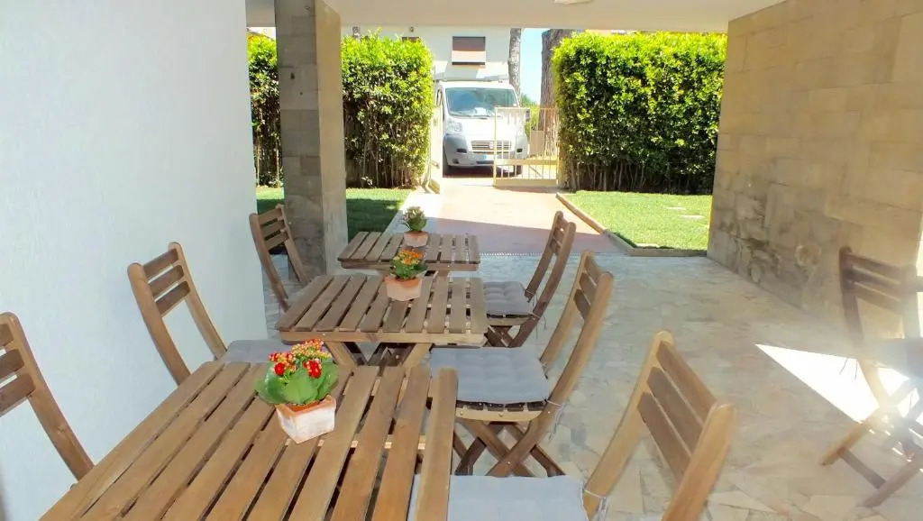 The Green Gate - Airport Guest House