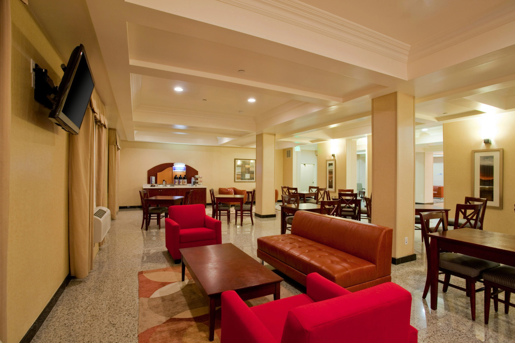Holiday Inn Express Hotel & Suites Los Angeles Airport Hawthorne by IHG