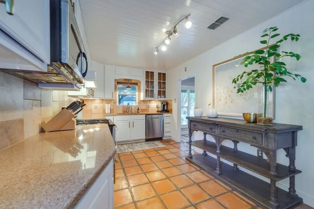 Lovely Lubbock Home w/ Furnished Deck & Grill
