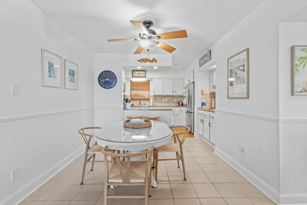 Colony Beach Club 223