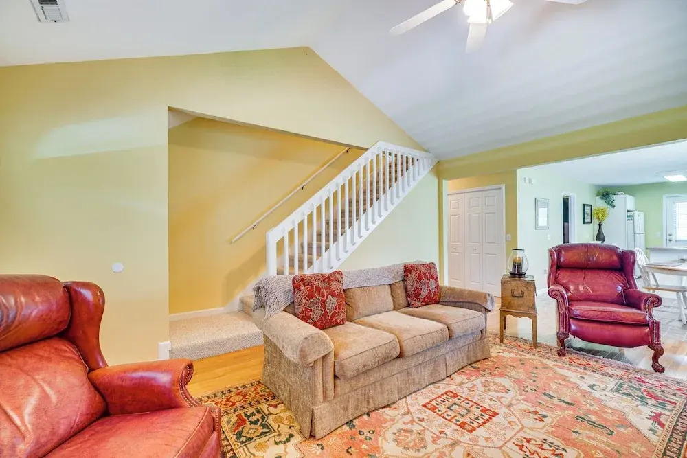 Pigeon Forge Home w/ Deck & Hot Tub Near Town!