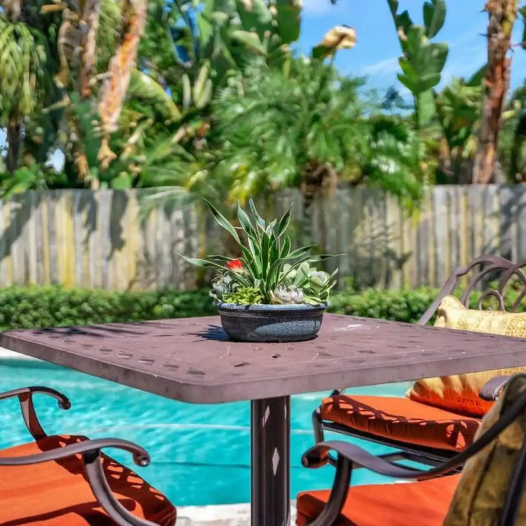 Maritana Beach House Heated Pool Private Dock