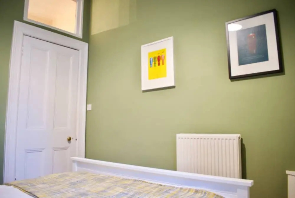 Traditional 2 Bedroom Flat With Views of Portobello Beach