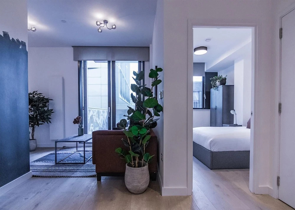 Design 1 Bed With Balcony