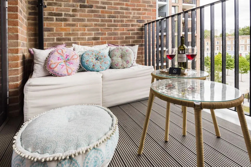 Rosy and Cosy West London Apartment