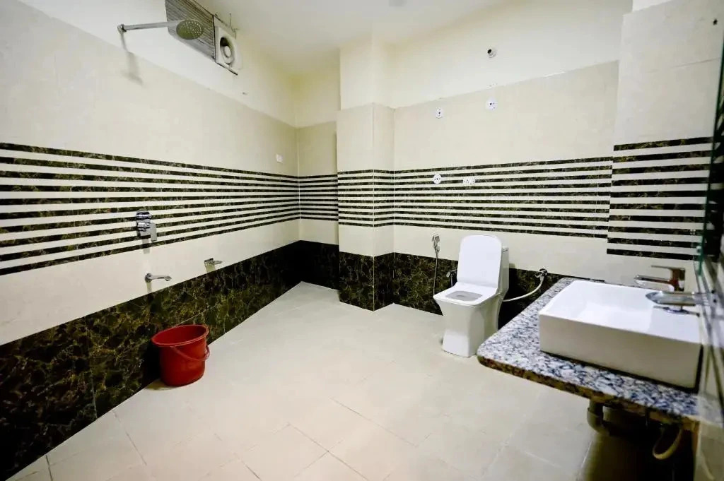 OYO 17284 Hotel Vrindavan Palace