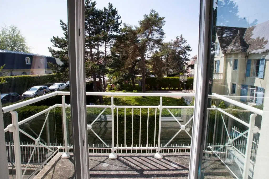 Appart Résidence proche plage avec piscine et parking couvert privé