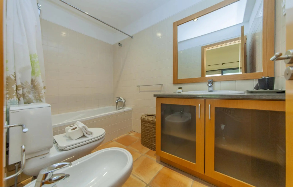 B39 - Marina Hill Apartment