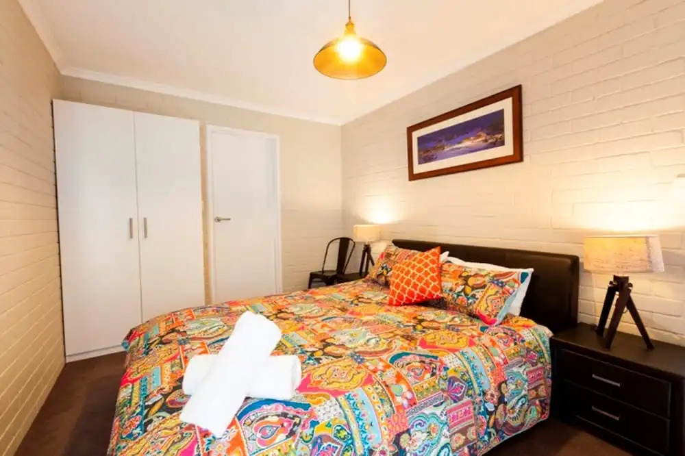Summit 9 - Modern and stylish newly renovated apartment
