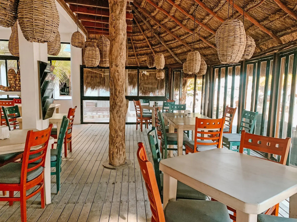 El Fuerte Beach Apartments