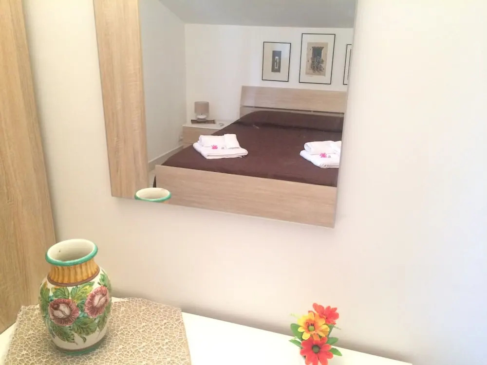 Royal Bay Apartment - Villa in Cefalu With Private Access to the sea