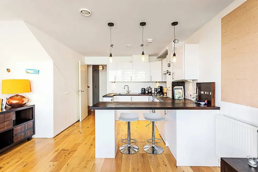Modern, Cosy Apartment On Vibrant Deptford High Street