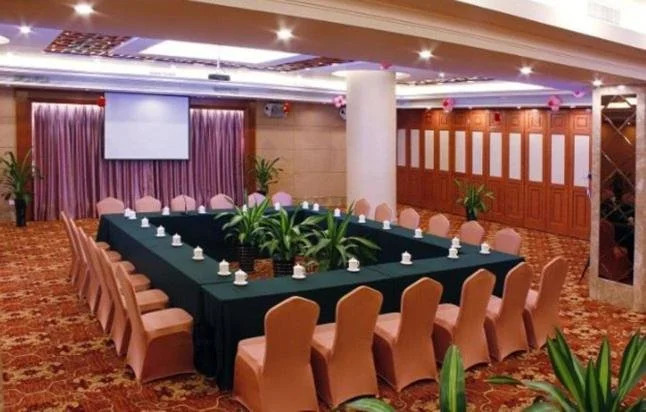 Huizhou Three Suns Hotel