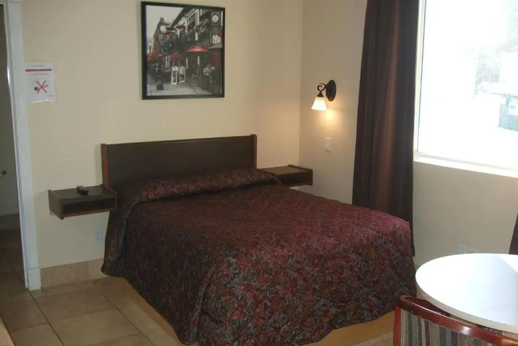 Trailside Inn