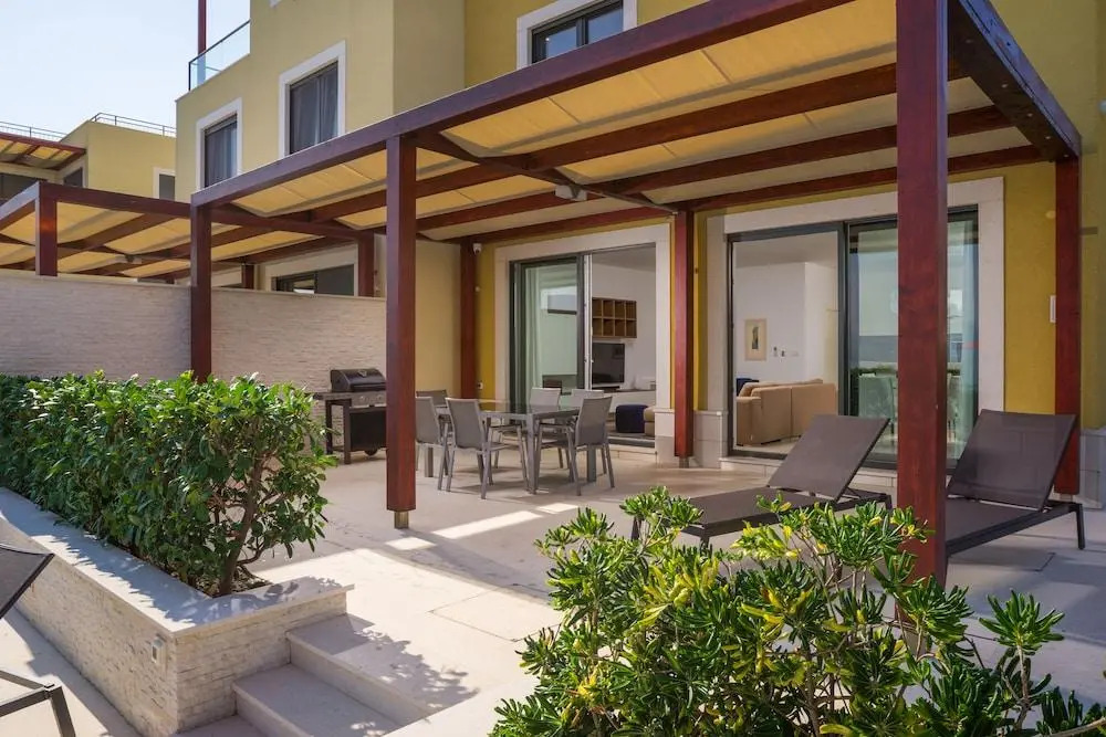 Acadia Beach Villas & Apartments Slatine