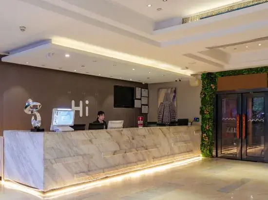 Haipeng Hotel (Shenzhen Xixiang Metro Station)