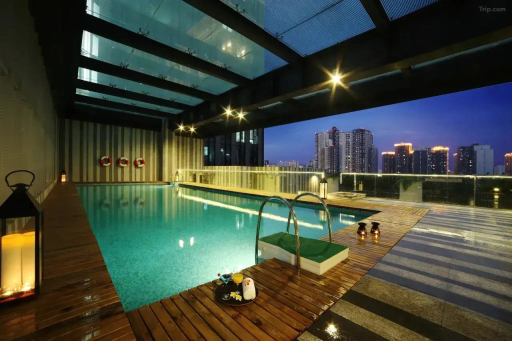 Отель Zhenyue Longbao Chengdu Taikoo Li Branch Chunxi Road