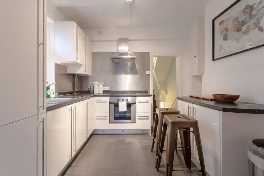 Cozy Charming 3 Bedroom House in Hammersmith