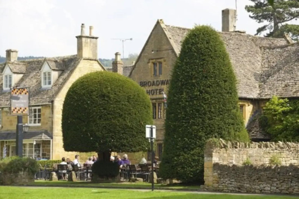 The Broadway Hotel