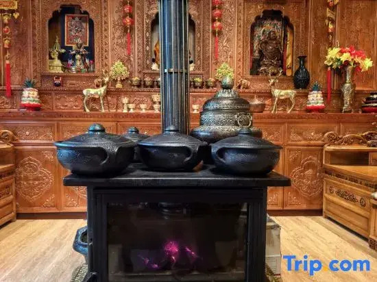 Shangri-La Chimeibongding Homestay
