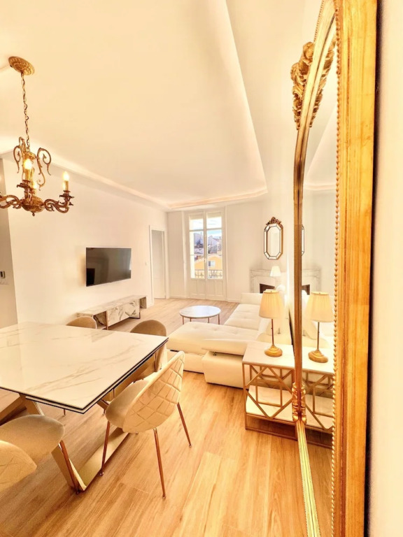 Exceptionnel 3 Chambres Balcon Carr d or A3b129
