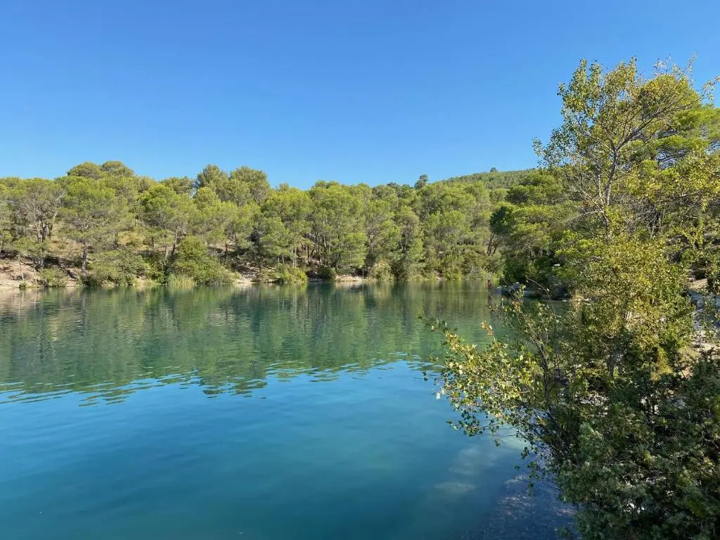 Jolie maison de village, à 2 min à pied du lac dEsparron de Verdon