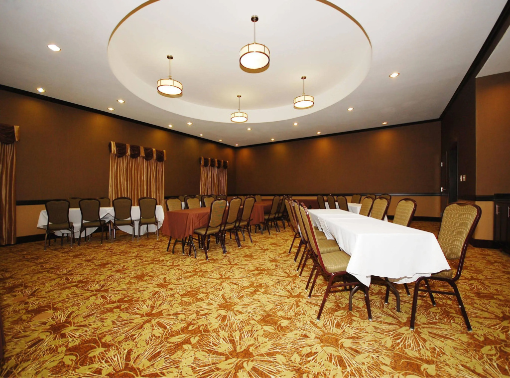 Best Western Plus Texoma Hotel & Suites