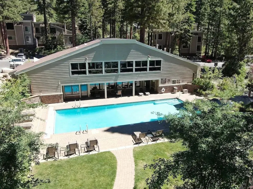 Tall Pines Retreat 4 Bedroom Condo by RedAwning