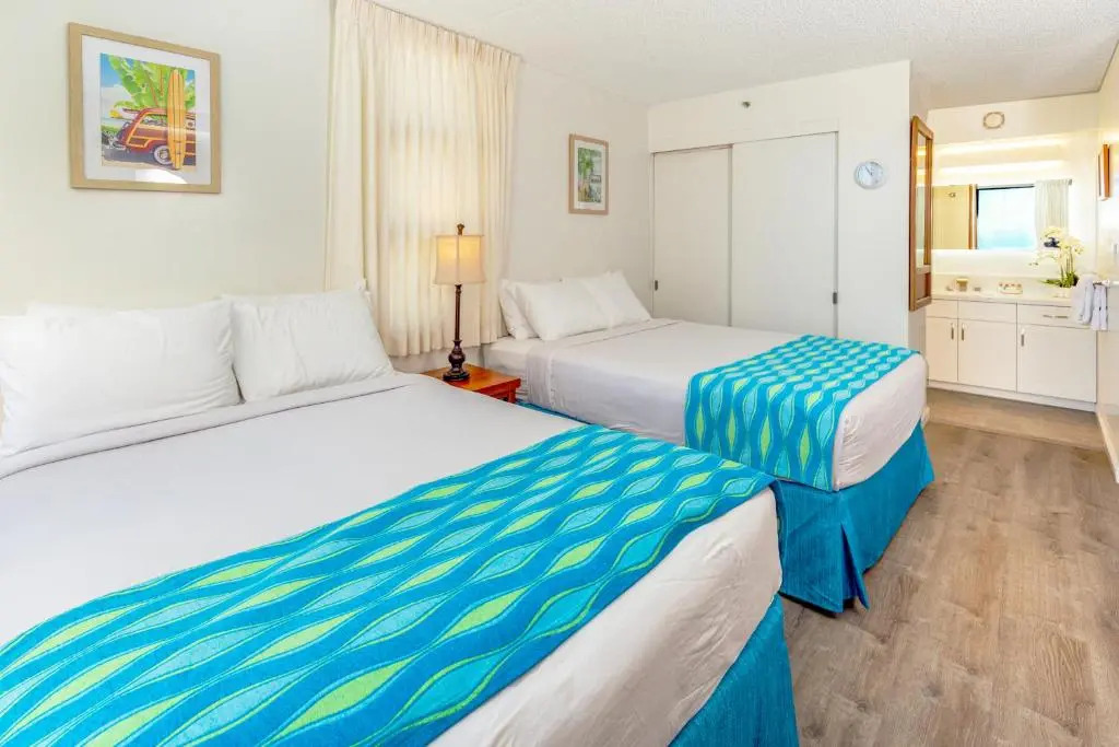Beautiful 18th Floor with Panoramic Ocean Views 1 Block to Beach Free Parking & Wifi