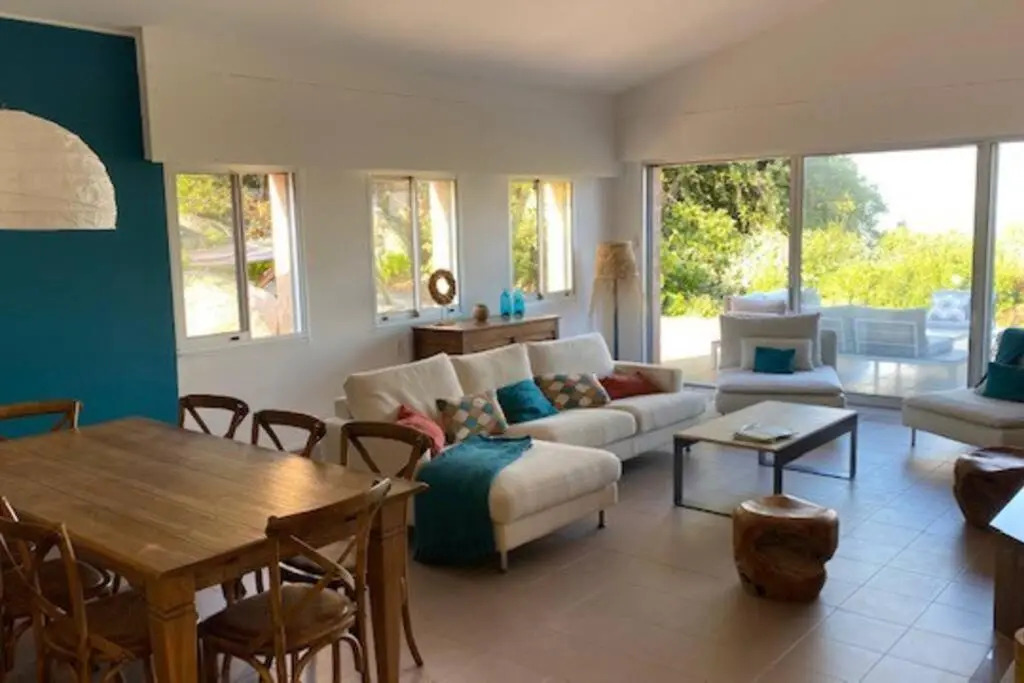 Villa 180 m2 vue Mer Piscine Climatisée Grand jardin 5000 m2 cloturé Calme