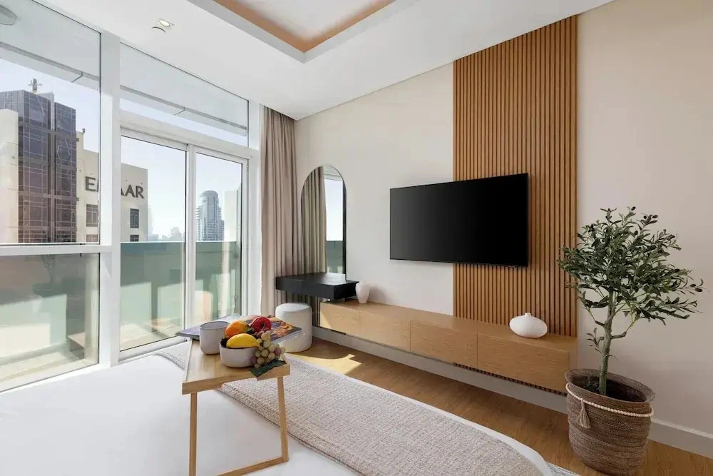 Maison Privee - Dazzling Downtown Retreat w/ Panoramic City Views