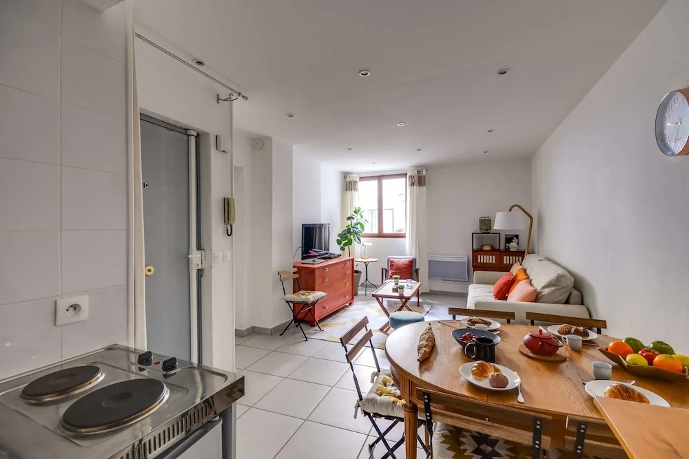 Charming Flat - 6 Mins to Gare Du Nord Metro