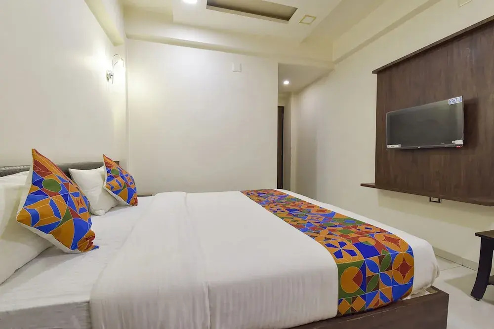 Fabhotel A1 Plaza