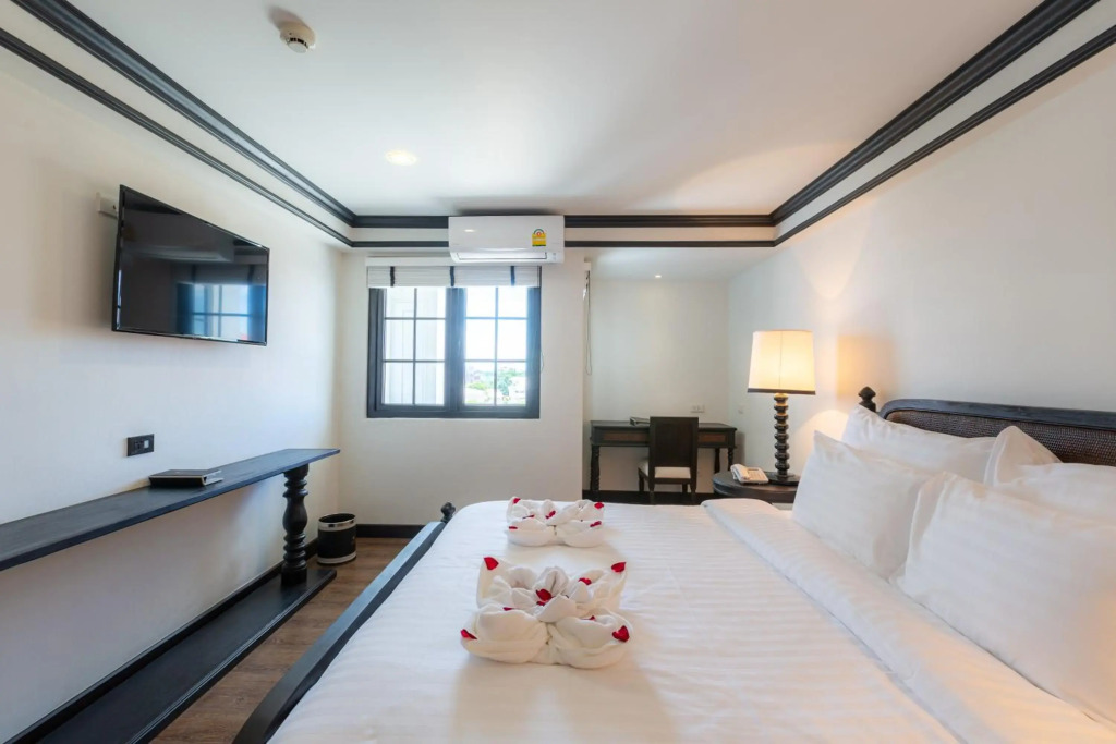 MORA Boutique Hotel