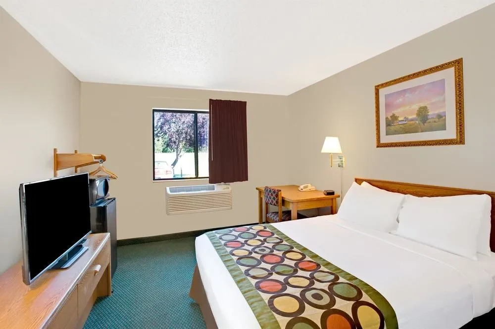 Super 8 Motel - Aberdeen North