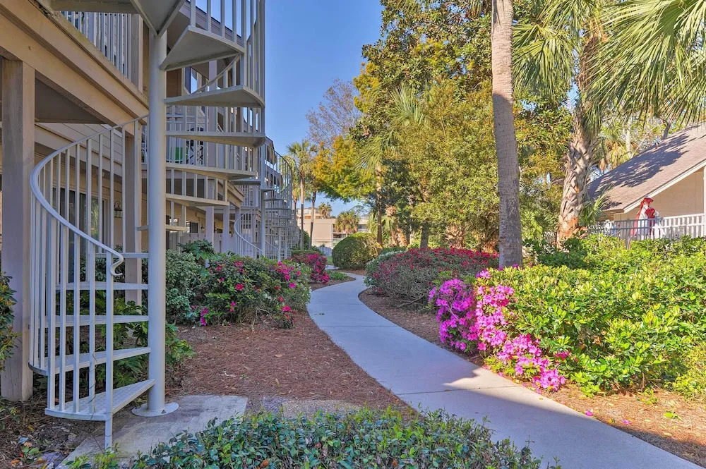 Walk to Hilton Head Island Beach: Villa w/ Balcony