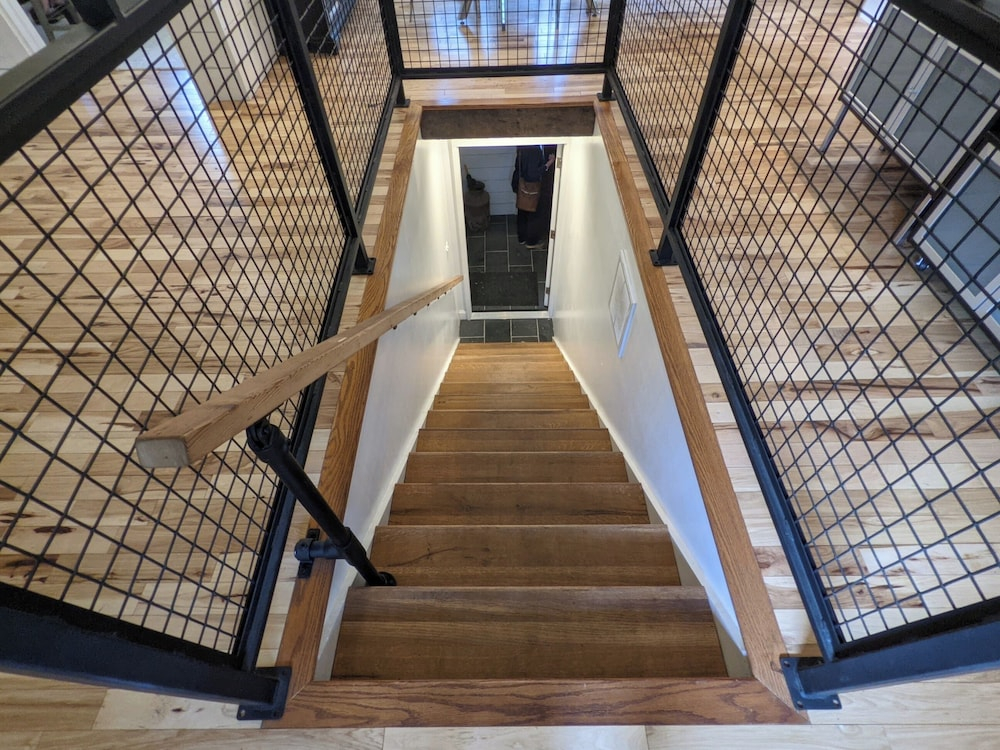 Hay Loft Apartment in Barn - Goshen