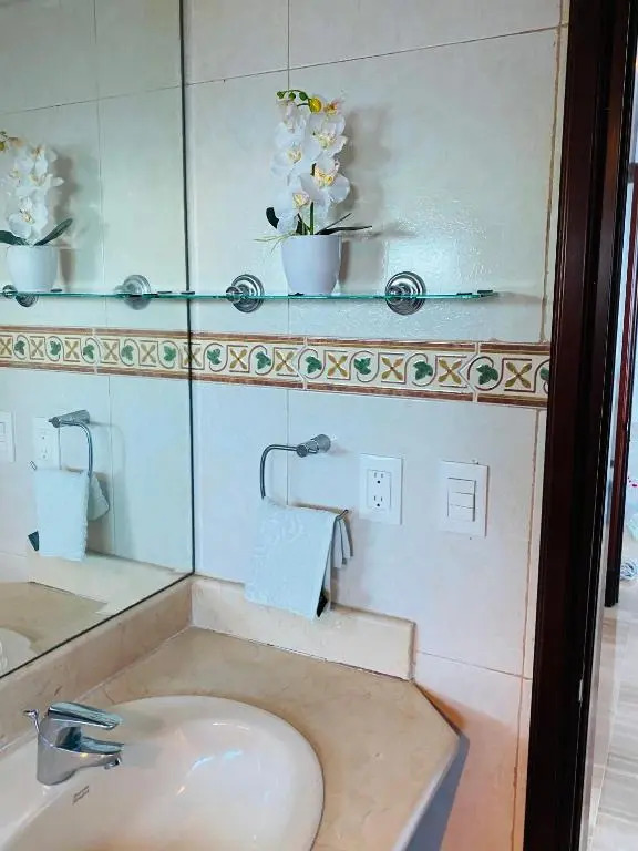 Vista al mar Habitación Privada Coral en Malecon Santo Domingo 1-829-343-1001