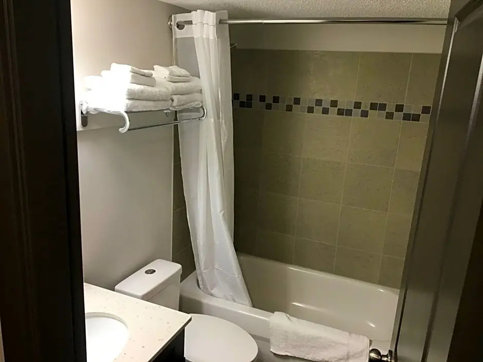 Homestead Inn & Suites