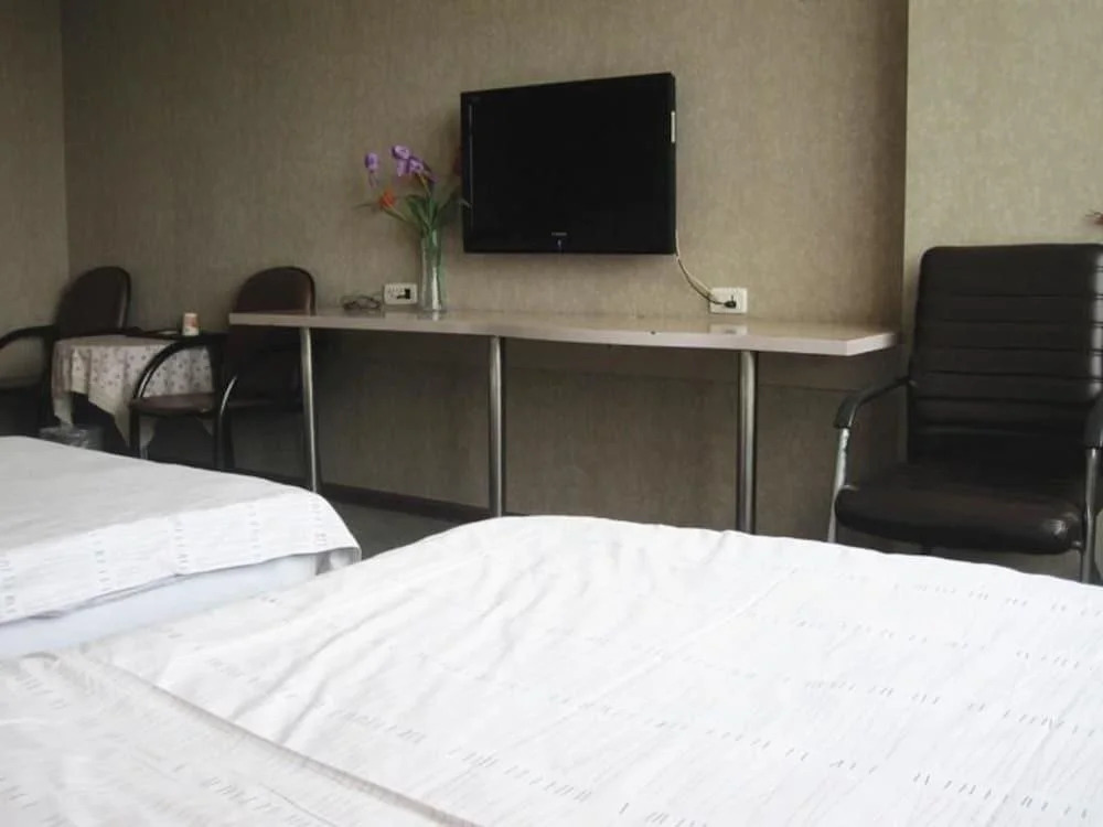 Jiuzhou Business Hotel(武汉市九洲商务宾馆)
