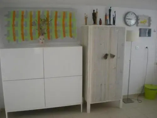 Manolis House