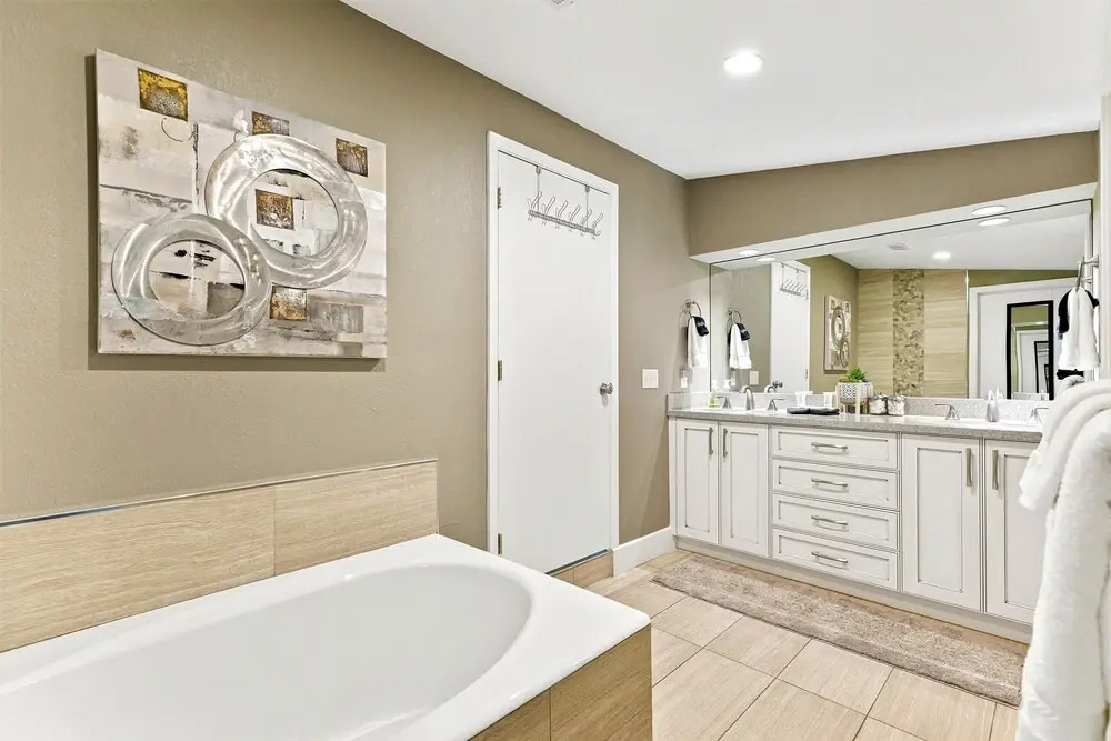 Luxury Home W/pool, Grill/bar, &movieroom
