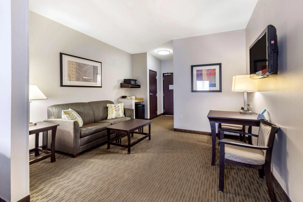 Comfort Inn & Suites Oklahoma City West - I-40