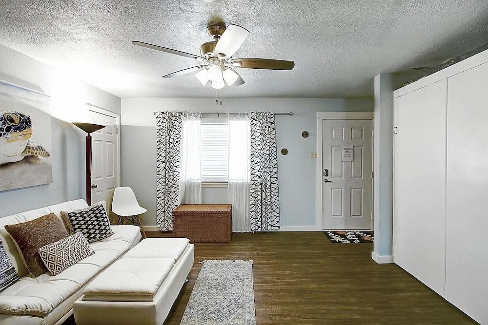 The Cozy Coconut condo