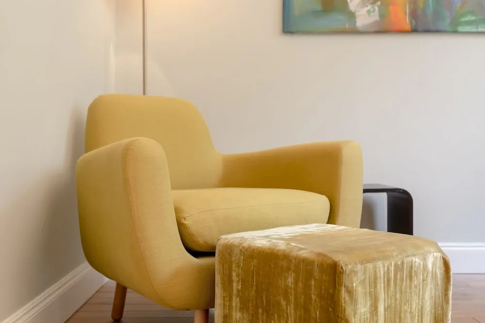 Sleek 1 Bedroom Flat Near Royal Oak