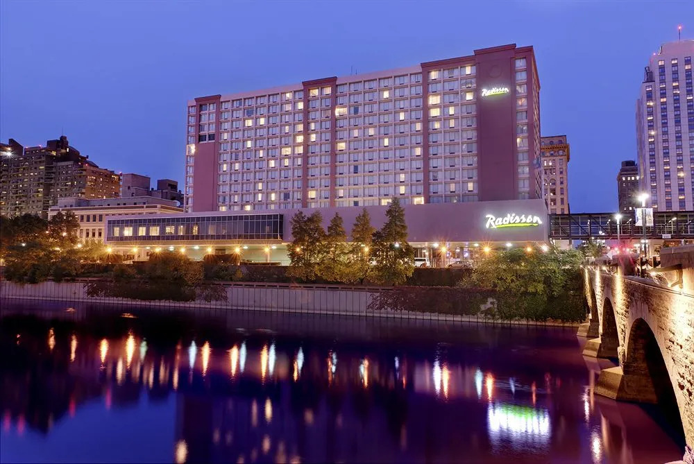 Radisson Rochester Riverside