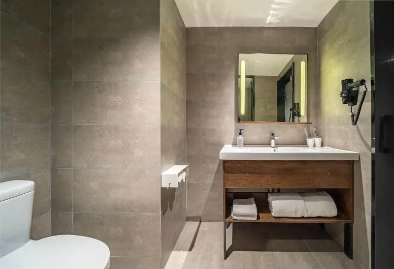 Hanting Hotel Shanghai Jiaoda Jiangchuan Road Metro Station New