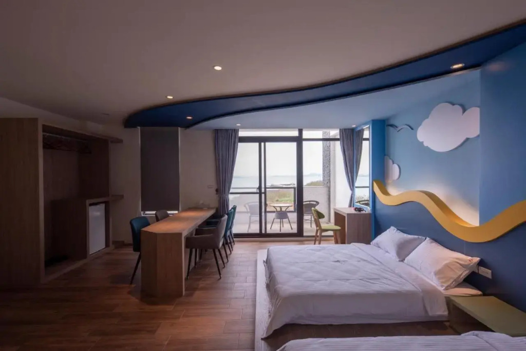 Finding Sea B&B Hall 2