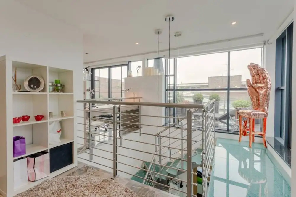 2 Bedroom Penthouse Apartment in Pimlico
