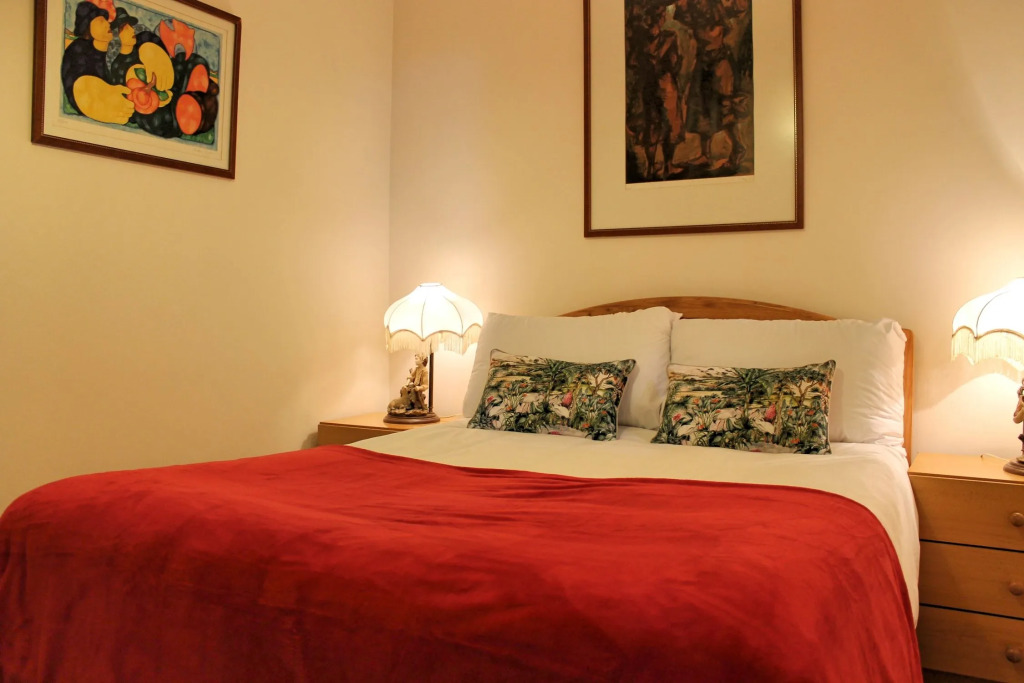 Fabulous villa, heated pool, games room, overlooking Funchal | Villa Luz